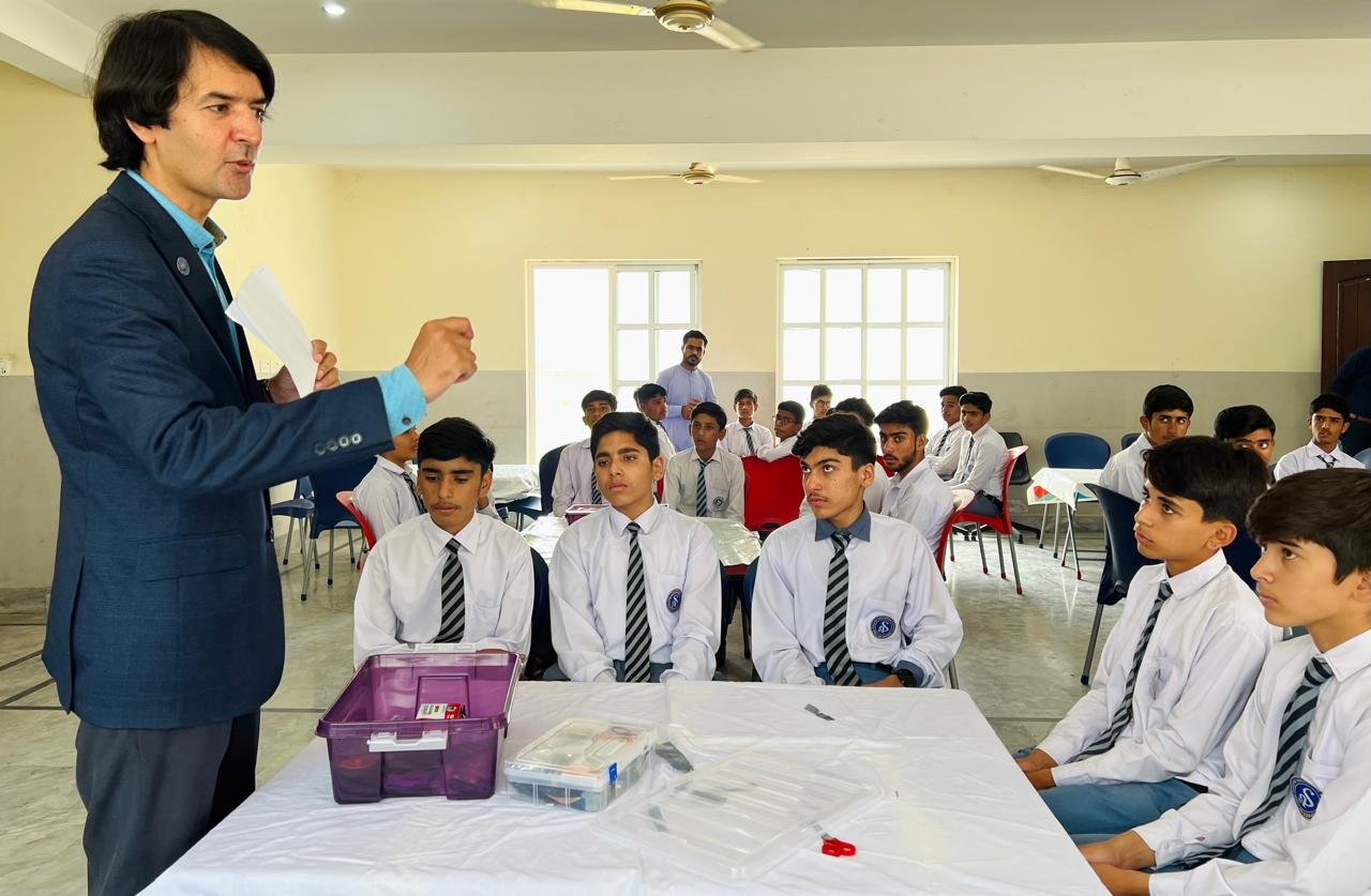 STEM & Digital Learning (7)al-ijaz foundation